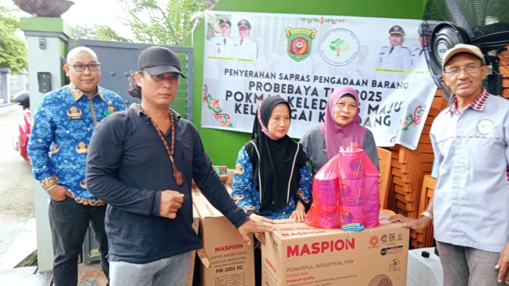 Penyaluran Barang Bantuan Pokmas Keledang Maju Bersama PPTK dan Pendamping || Kamis, 17 Juli 2025