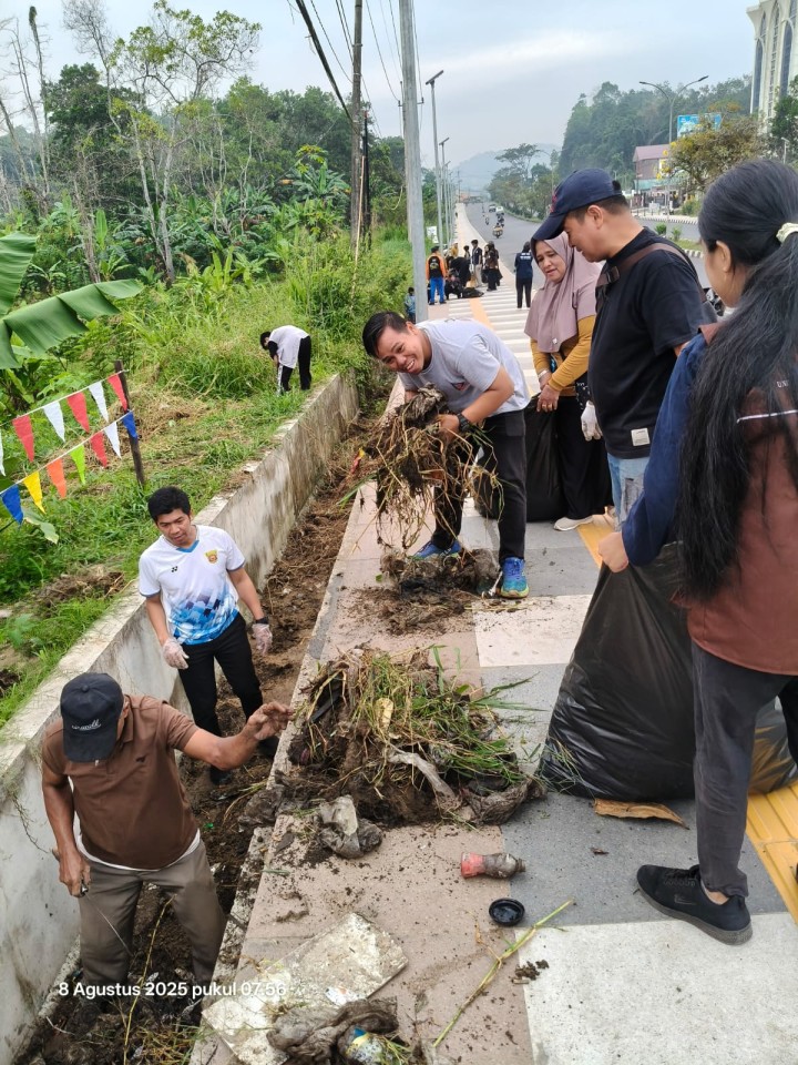 Gotong Royong Bersama di RT 36 || Jum'at, 08 Agustus 2025