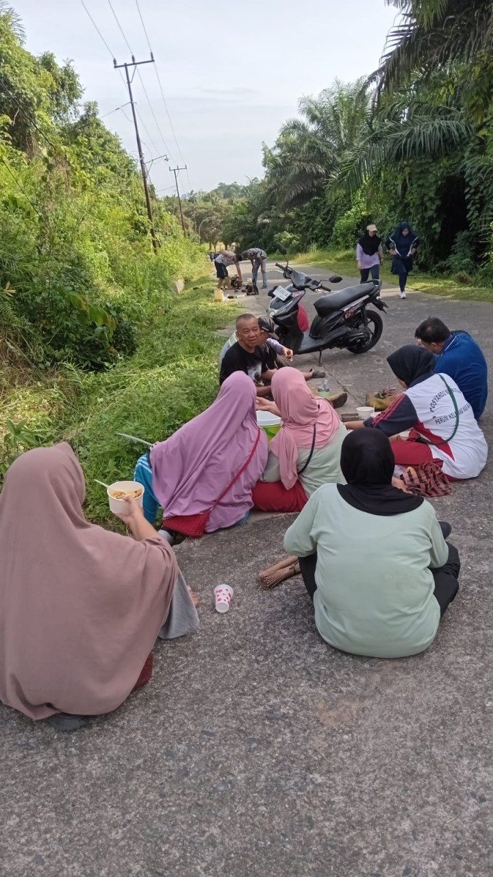 Gotong Royong di Wilayah Masing-Masing RT || Minggu, 23 November 2025