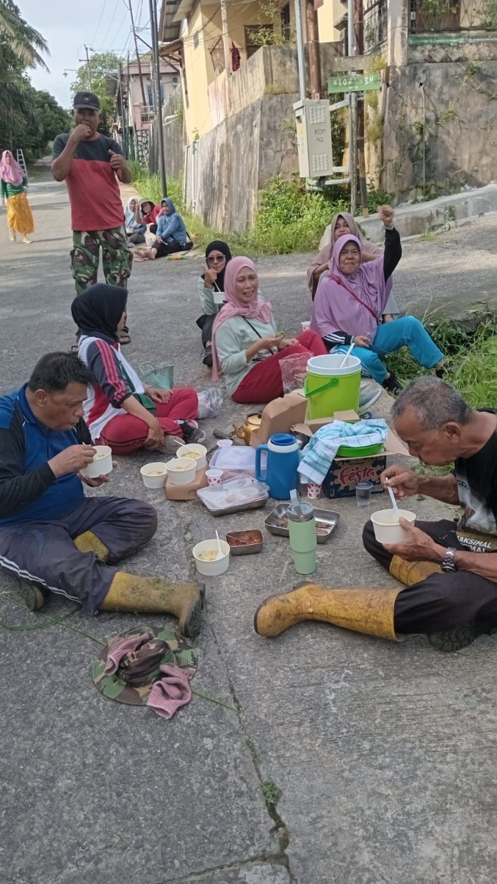 Gotong Royong di Wilayah Masing-Masing RT || Minggu, 23 November 2025