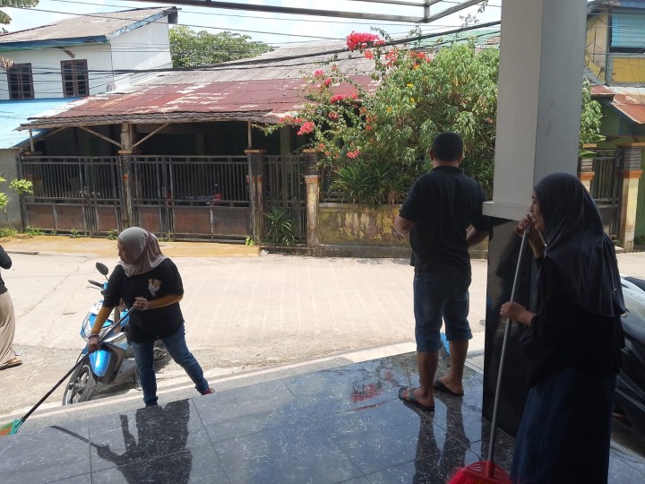 Gotong Royong Pegawai Kelurahan Sungai Keledang || Jum’at, 17 April 2026