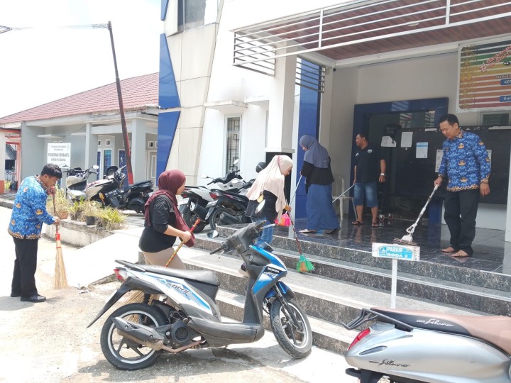 Gotong Royong Pegawai Kelurahan Sungai Keledang || Jum’at, 17 April 2026