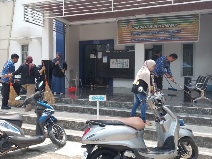 Gotong Royong Pegawai Kelurahan Sungai Keledang || Jum’at, 17 April 2026