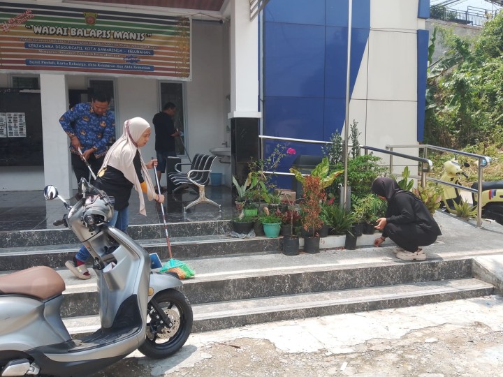 Gotong Royong Pegawai Kelurahan Sungai Keledang || Jum’at, 17 April 2026
