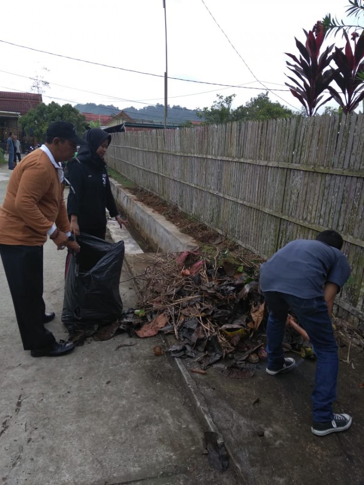 Gotong Royong TK Negeri 2 Loa Bakung Samarinda