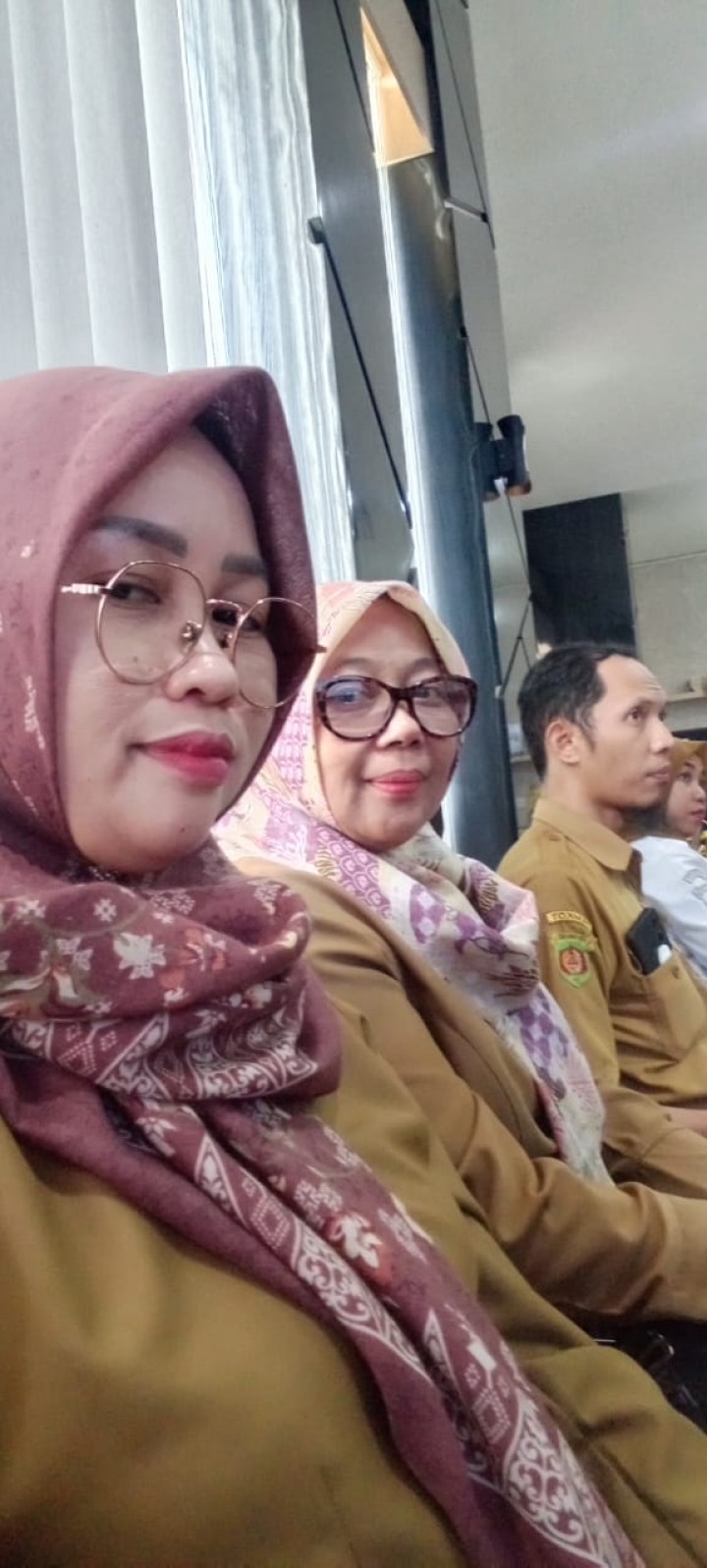 Staf/ Bendahara Kasub Program dan Keuangan mewakili Camat Sungai Kunjang menghadiri Undangan  Rapat KKPD di BPKAD pada Senin tanggal 20-5-2024 pukul 13.30 wita s.d Selesai