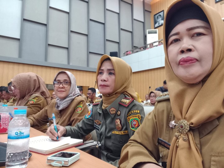 Menghadiri Undangan Rapat Koordinasi pada Senin tanggal 20-5-2024 pukul 13.30 wita bertempat di Ruang Rapat Mangkupelas Lantai 2 Balaikota
