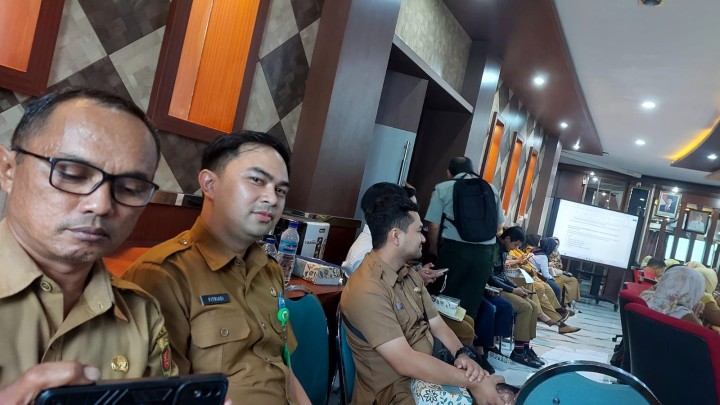 Sekcam mewakili Camat Sungai Kunjang menghadiri Undangan Pembahasan Target Kinerja Rancangan Akhir RKPD 2025 pada Senin, 20 Mei 2024 pukul 13.30 wita s.d Selesai bertempat di Ruang Rapat Utama Bapperida lantai 2 Kota Samarinda Jln Dahlia