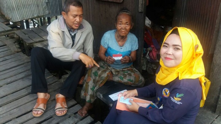 Pemberian bantuan  untuk Lansia Miskin