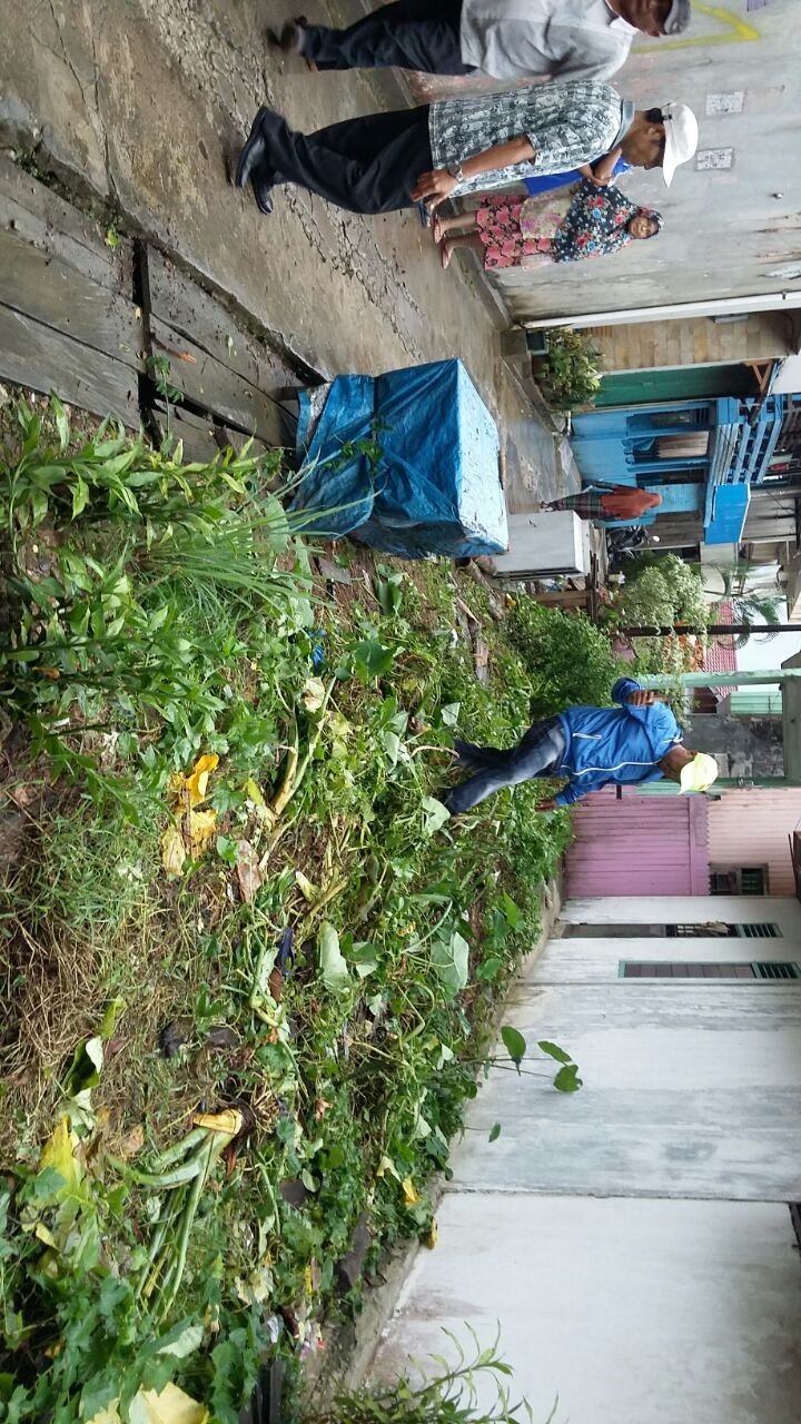 Gotongroyong di Spl Lingkungan RT.15