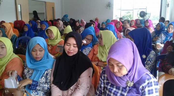 Pertemuan PKK Kecamatan dan Penyerahan Plang Sub PPKBD oleh Ibu  Puji Syaharie Jang