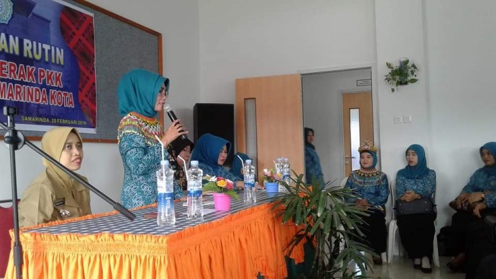 Pertemuan PKK Kecamatan dan Penyerahan Plang Sub PPKBD oleh Ibu  Puji Syaharie Jang