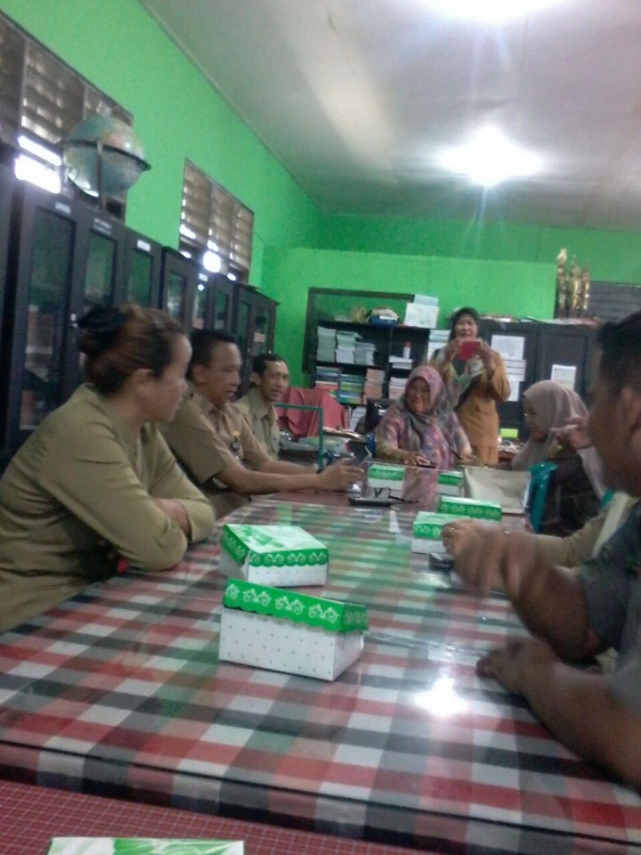 Pembinaan  UKS SMP 2 oleh Kecamatan Samarinda Kota