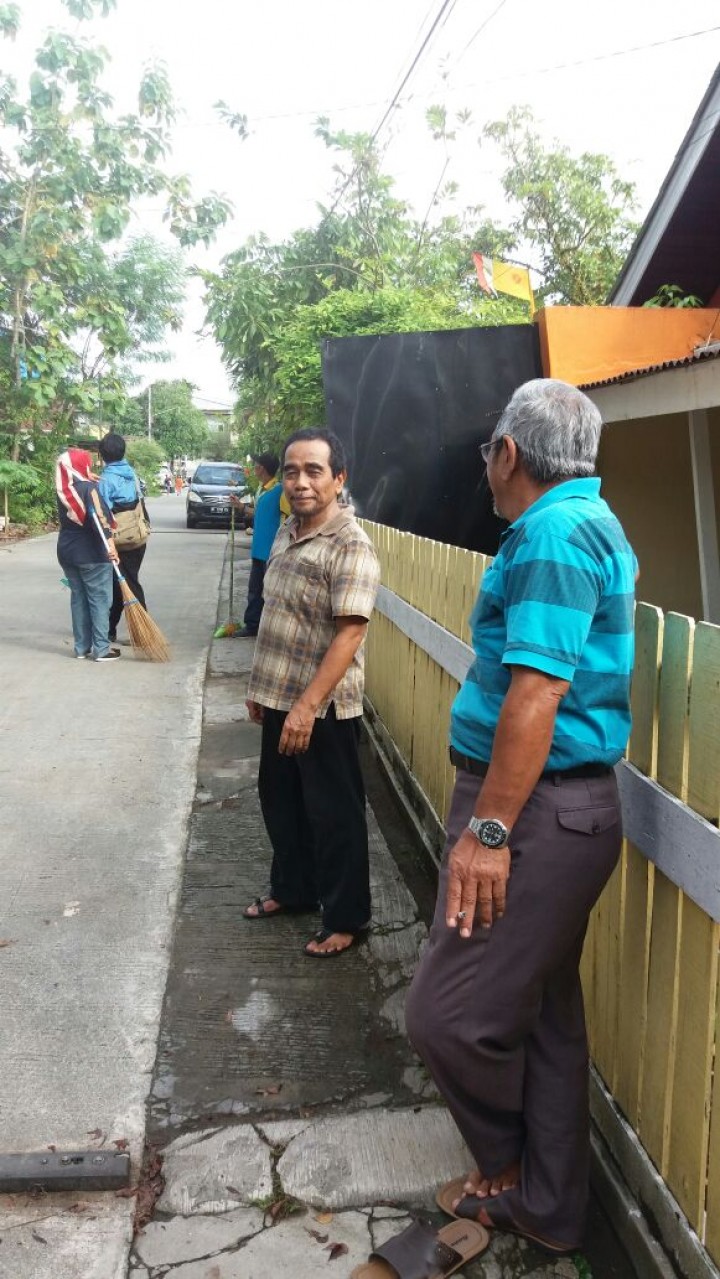 bulan bakti gotong royong