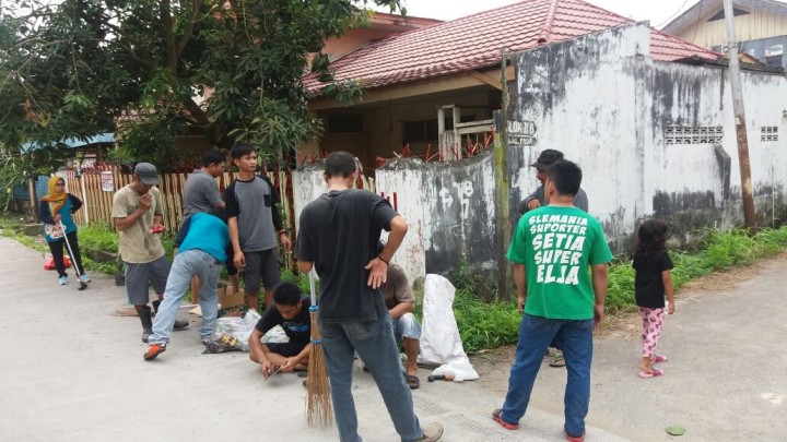 bulan bakti gotong royong