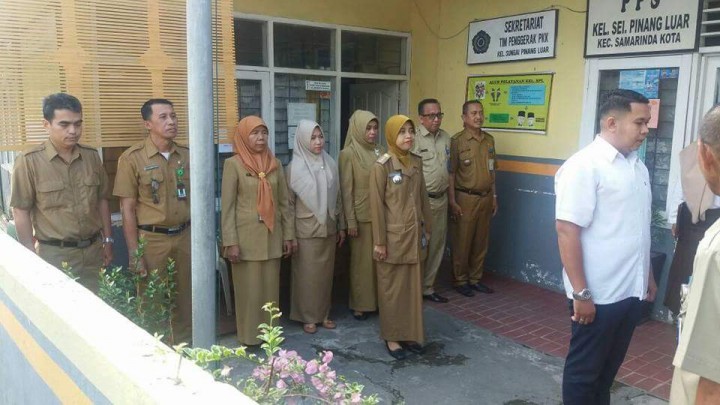 pembinaan administrasi dari kecamatan Samarinda Kota