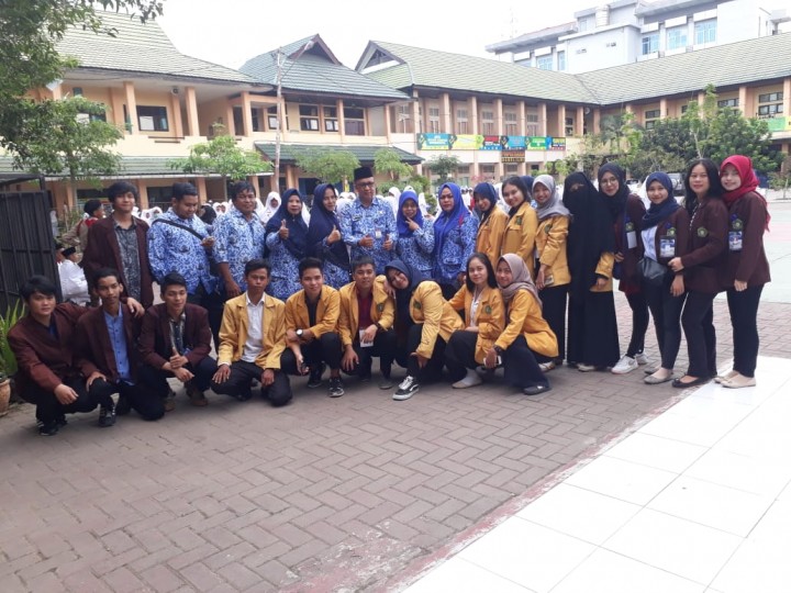mengikuti upacara HUT RI ke 73 tahun di sekolah MTsN Model