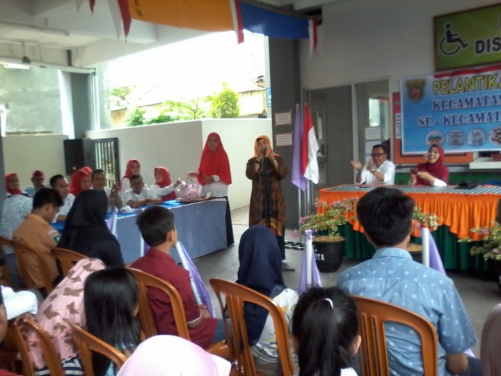 mengikuti kegiatan pelantikan Forum Layak Anak Kecamatan Samarinda Kota