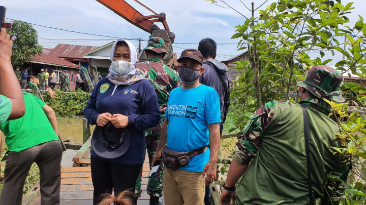 Pembongkaran Jembatan dan Bangunan Berbatasan langsung Kelurahan Sempaja Utara dengan Kelurahan Temindung Permai