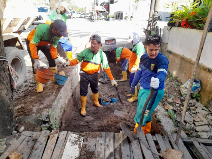 Gotong Royong Bersama LSM