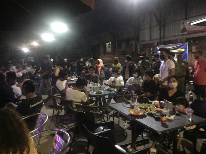 Pendisiplinan Protokol Kesehatan di Tempat Publik