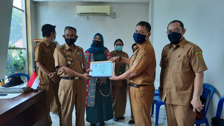 Piagam Penghargaan Juara I Lomba Kelurahan Tingkat Kecamatan Samarinda Utara.