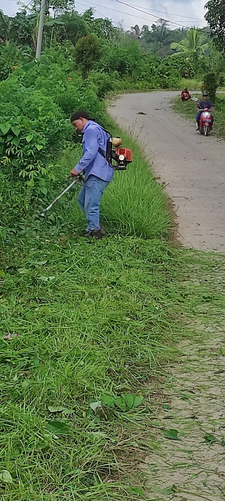 GOTONG ROYONG BERSAMA WARGA RT.01,RT.02,RT.04,RT.06,RT.08,RT.09 DAN RT.13