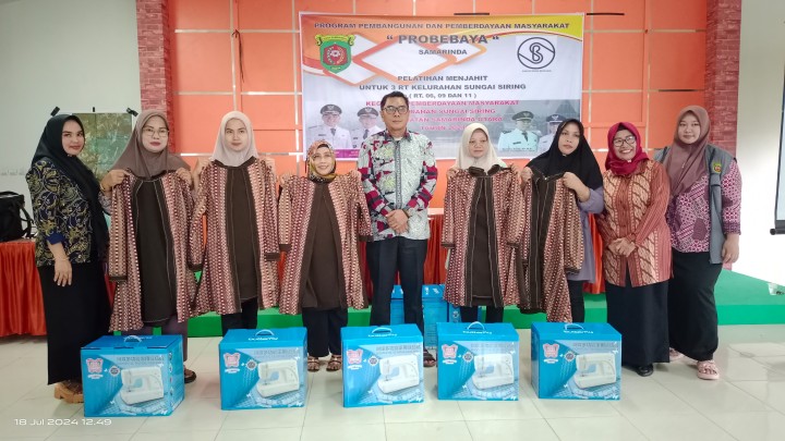 KEGIATAN PEMBERDAYAAN MASYARAKAT PELATIHAN MENJAHIT