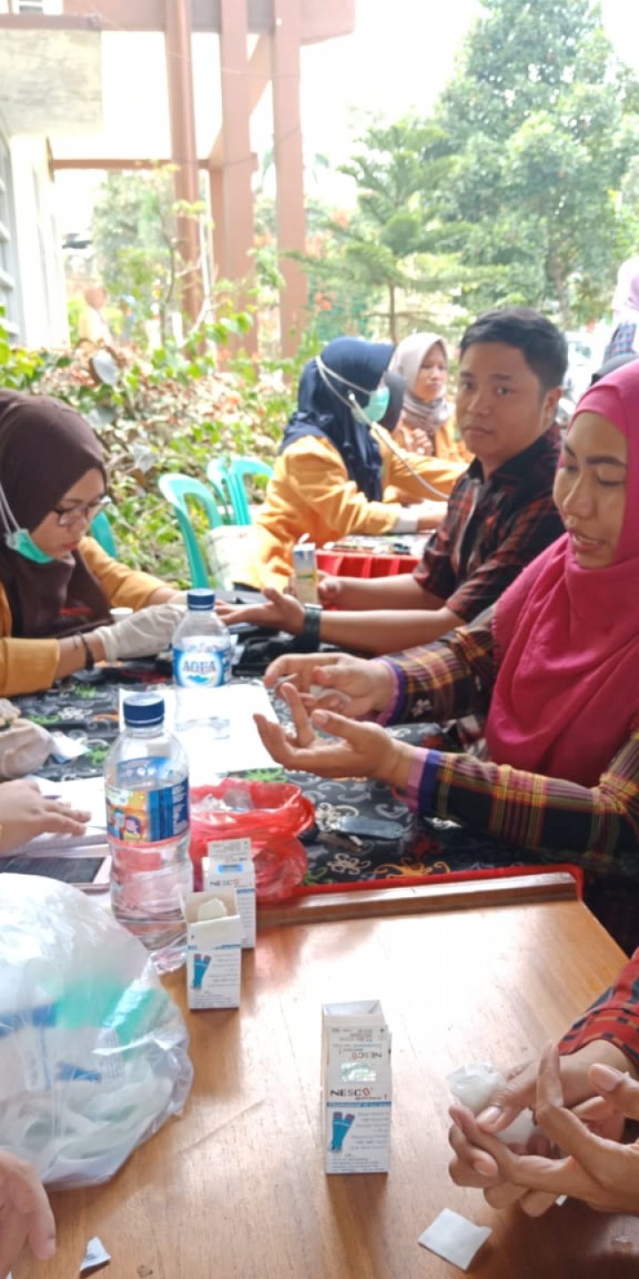 Kegiatan Pemeriksaan Kesehatan Gratis Oleh KKN Unmul Tahun 2018 Di Kelurahan Tanah Merah
