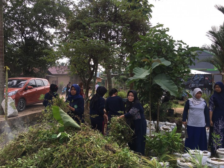 Kerja Bakti di RT. 14 Jalan Merapi KelurahanTanah Merah Tahun 2019