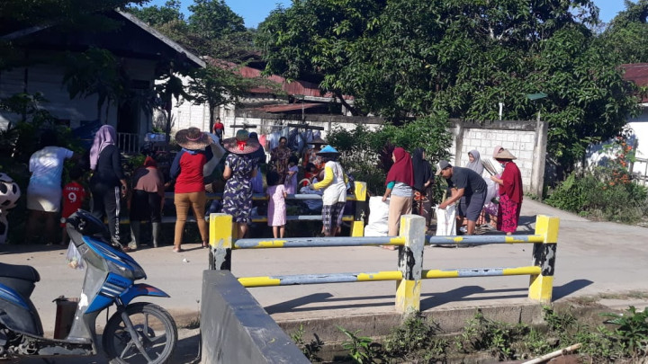 Kerja Bakti Pembersihan Draenase dilingkungan Kelurahan Tanah Merah di Jalan Citanduy RT. 23 dan 24