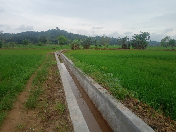 Pembangunan irigasi  di Jalan Serayu RT. 20 Kelurahan Tanah Merah