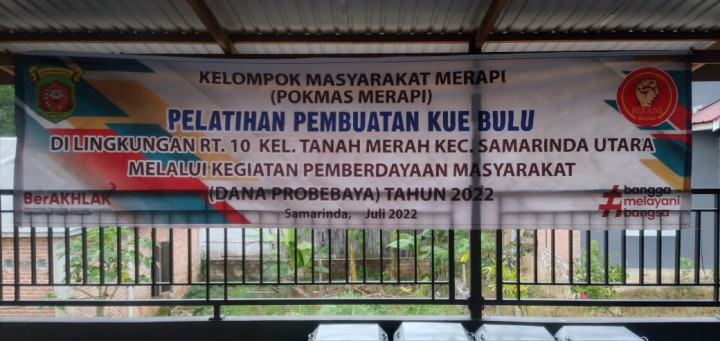 Kegiatan Pemberdayaan Kelurahan Tanah Merah ( Pelatihan Membuat Kue Bolu  RT. 10 )