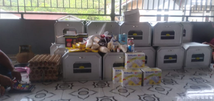 Kegiatan Pemberdayaan Kelurahan Tanah Merah ( Pelatihan Membuat Kue Bolu  RT. 10 )