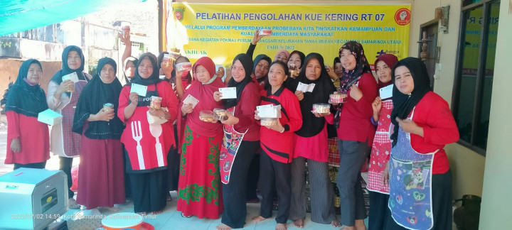 Kegiatan Pelatihan Pemberdayaan Kelurahan Tanah Merah ( Pembuatan Kue Kering RT.07 )