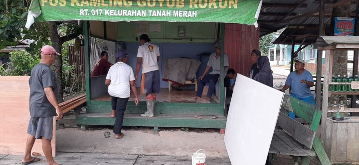 KEGIATAN RENOVASI POSKAMLING DI JALAN GIRI MUKTI RT. 17