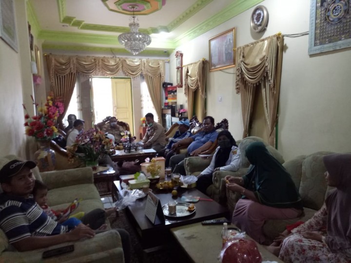 Tim Coklit (PPDP) Mendatangi Rumah Tokoh Warga Masyarakat Secara Simbolis di RT 012 09 03 06 Kelurahan Tani Aman Pada Hari Rabu, 15 Juli 2020 Pukul 13.00 WITA