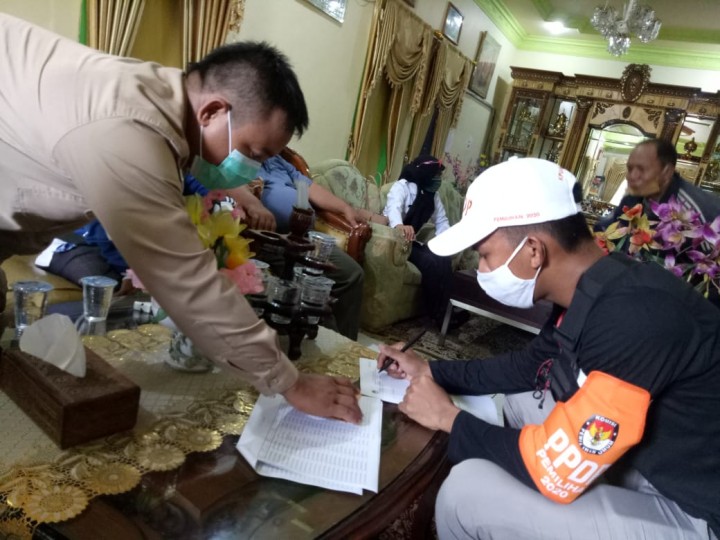 Tim Coklit (PPDP) Mendatangi Rumah Tokoh Warga Masyarakat Secara Simbolis di RT 012 09 03 06 Kelurahan Tani Aman Pada Hari Rabu, 15 Juli 2020 Pukul 13.00 WITA