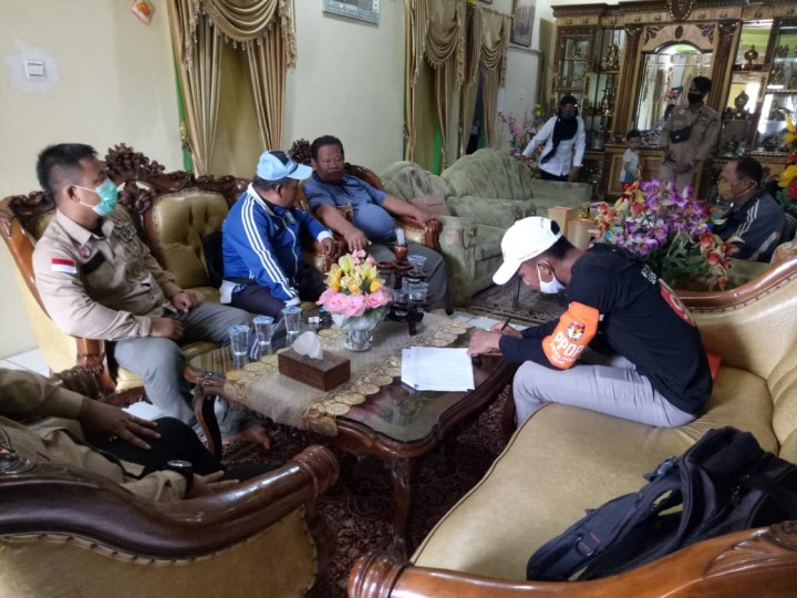 Tim Coklit (PPDP) Mendatangi Rumah Tokoh Warga Masyarakat Secara Simbolis di RT 012 09 03 06 Kelurahan Tani Aman Pada Hari Rabu, 15 Juli 2020 Pukul 13.00 WITA