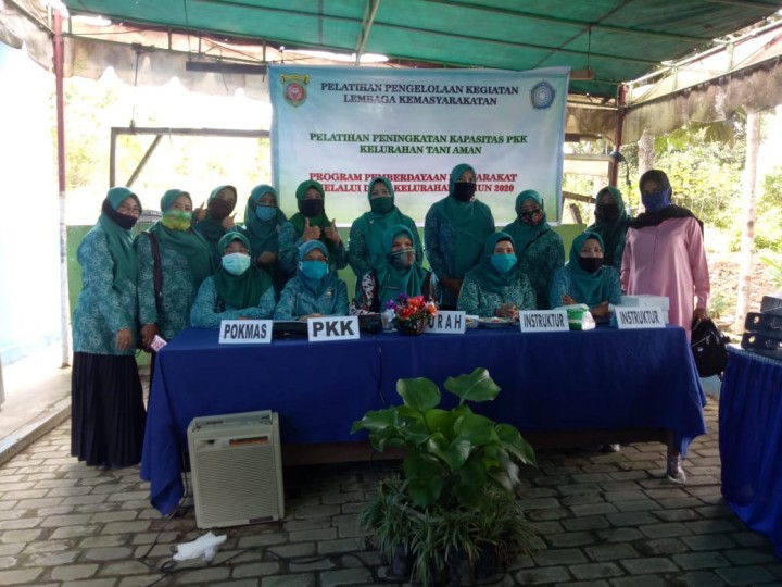 Kegiatan Pelatihan Peningkatan Kapasitas Kadar PKK Tani Aman Kecamatan Loa Janan Ilir