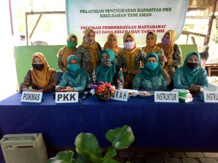 Kegiatan Pelatihan Peningkatan Kapasitas Kadar PKK Tani Aman Kecamatan Loa Janan Ilir