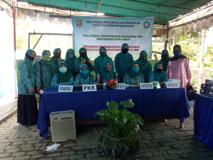 Kegiatan Pelatihan Peningkatan Kapasitas Kadar PKK Tani Aman Kecamatan Loa Janan Ilir