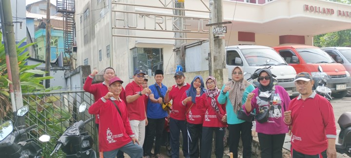 Gotong Royong Pokmas Amanah, Barokah, dan Karya Bersama Kelurahan Teluk Lerong Ilir
