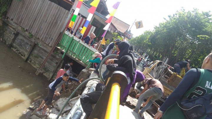 [27082017] Gotong Royong di Jalan Slamet Riyadi