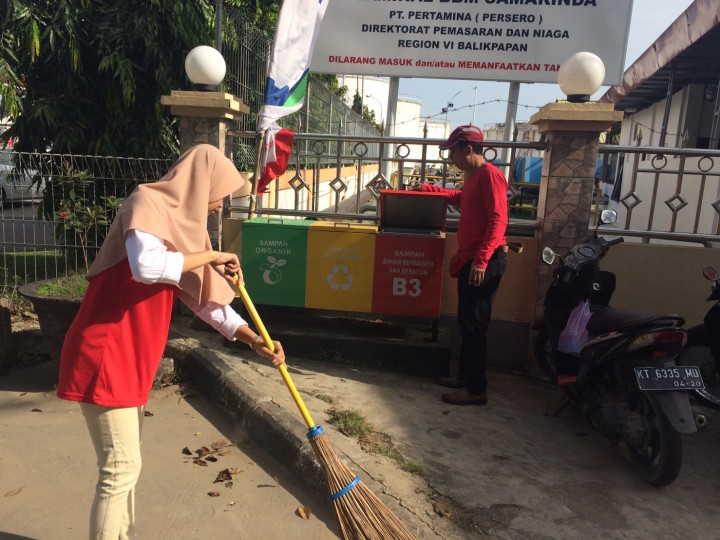 [27082017] Gotong Royong di Jalan Slamet Riyadi