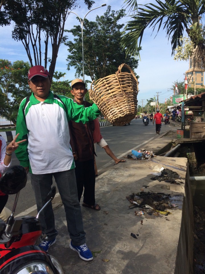 [27082017] Gotong Royong di Jalan Slamet Riyadi
