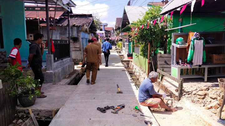 Kunjungan Program Probebaya Cor Beton Tutup Parit di Wilayah RT 37 dan 39 Kelurahan Teluk Lerong Ulu