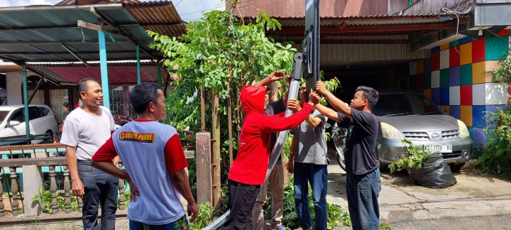Kegiatan Gotong Royong Pemasangan Lampu di Wilayah  Gg. 5