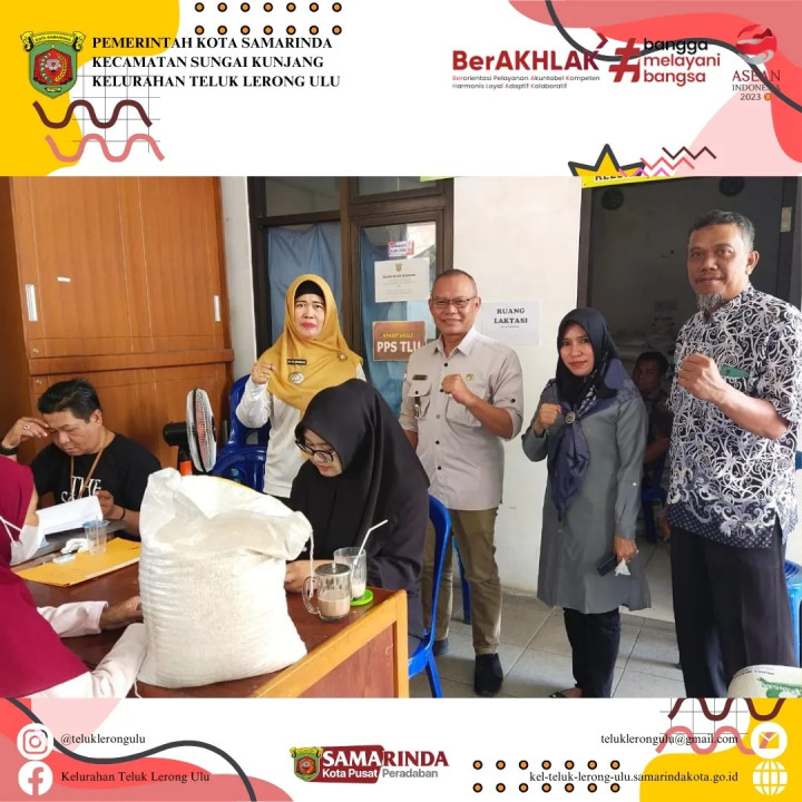 Kunjungan Camat Sungai Kunjang Pada Pendistribusian Beras Bulog