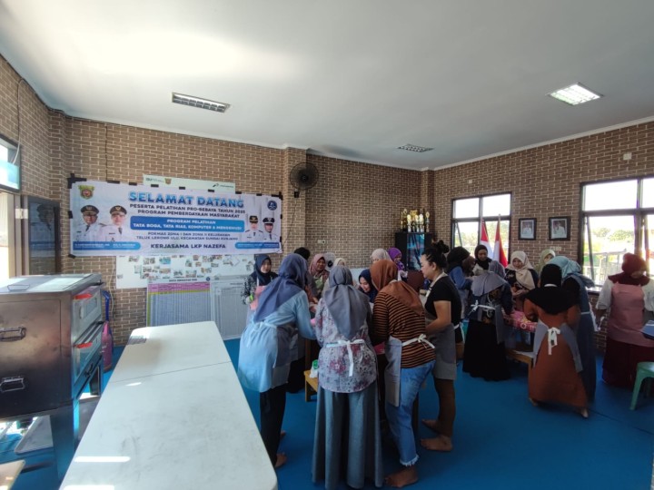 Kegiatan Pelatihan Probebaya Tahun 2025 Pemberdayaan Masyarakat "Pelatihan Tata Boga" di Kelurahan Teluk Lerong Ulu